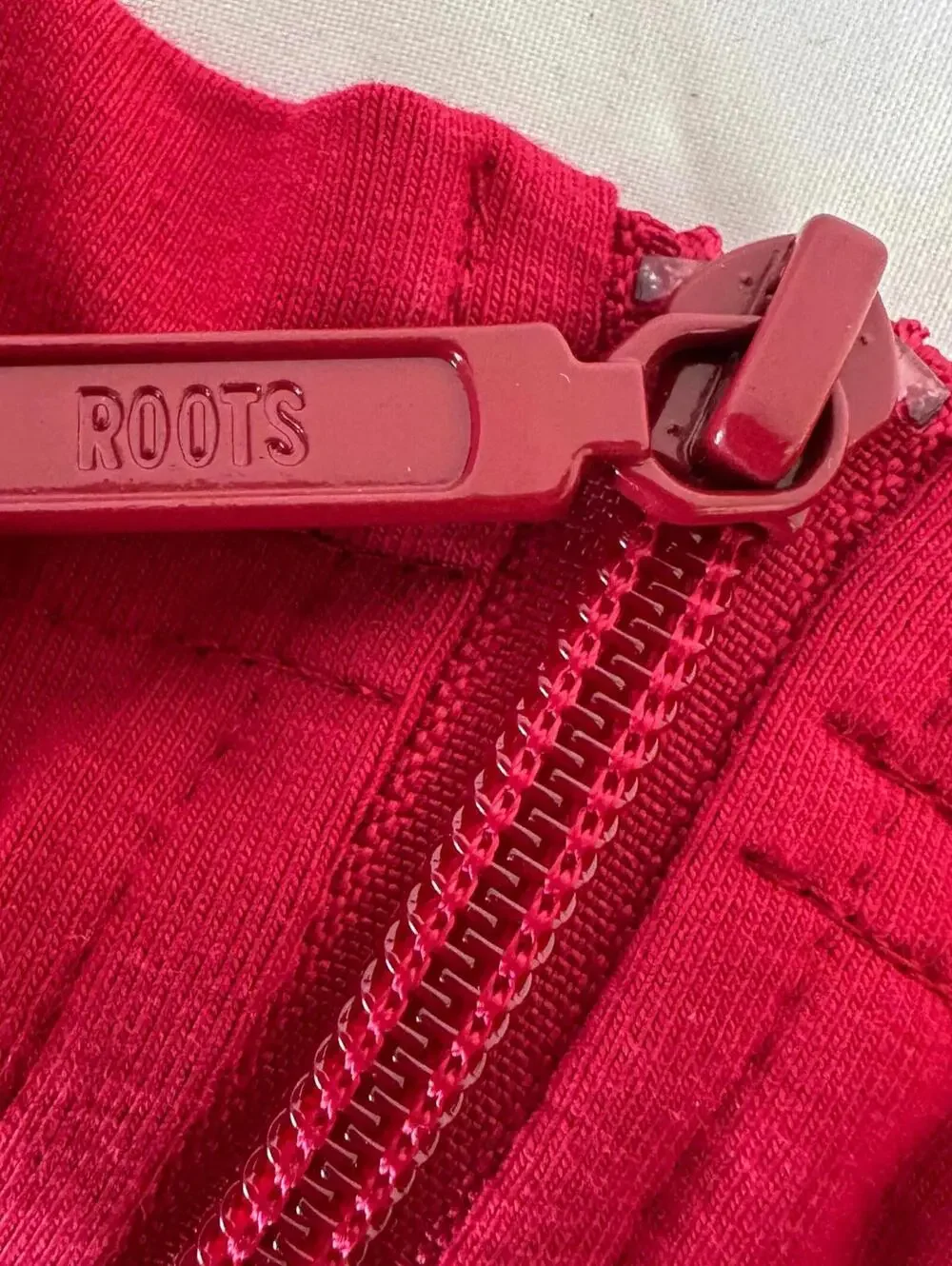 Roots women's Red Active Half-Zip Pullover Sweater- Large - Picture 3 of 9